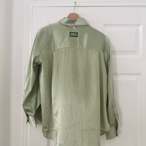 Daily Drills Silky Button Down Top in Sweet Pea - Picture 3 of 3